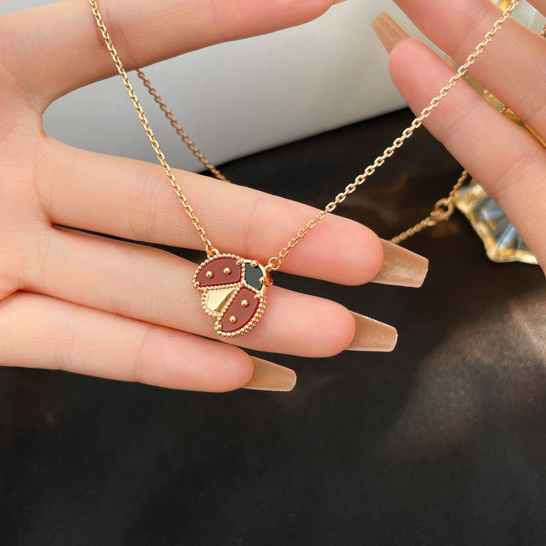 [Auream]LUCKY  CARNELIANS LADYBUG NECKLACE