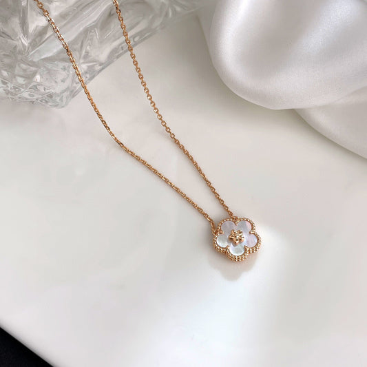 [Auream]LUCKY  WHITE MOP  PLUM BLOSSOM NECKLACE