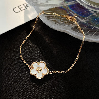 [Auream]LUCKY WHITE MOP PLUM BLOSSOM  BRACELET