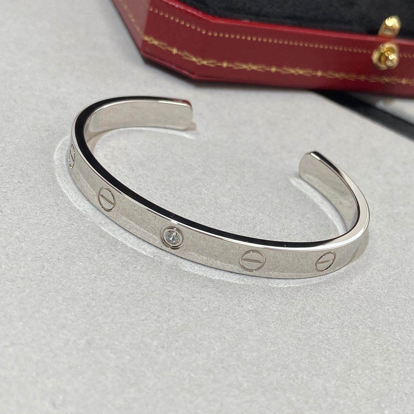 [Auream]LOVE BRACELET 6.1MM 1 DIAMOND OPEN CUFF