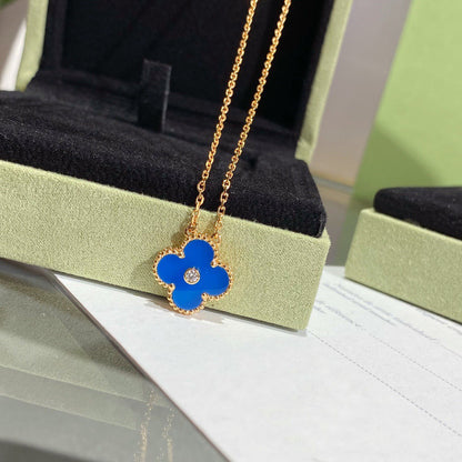 [Auream]CLOVER 15MM DIAMOND AND BLUE AGATE NECKLACE