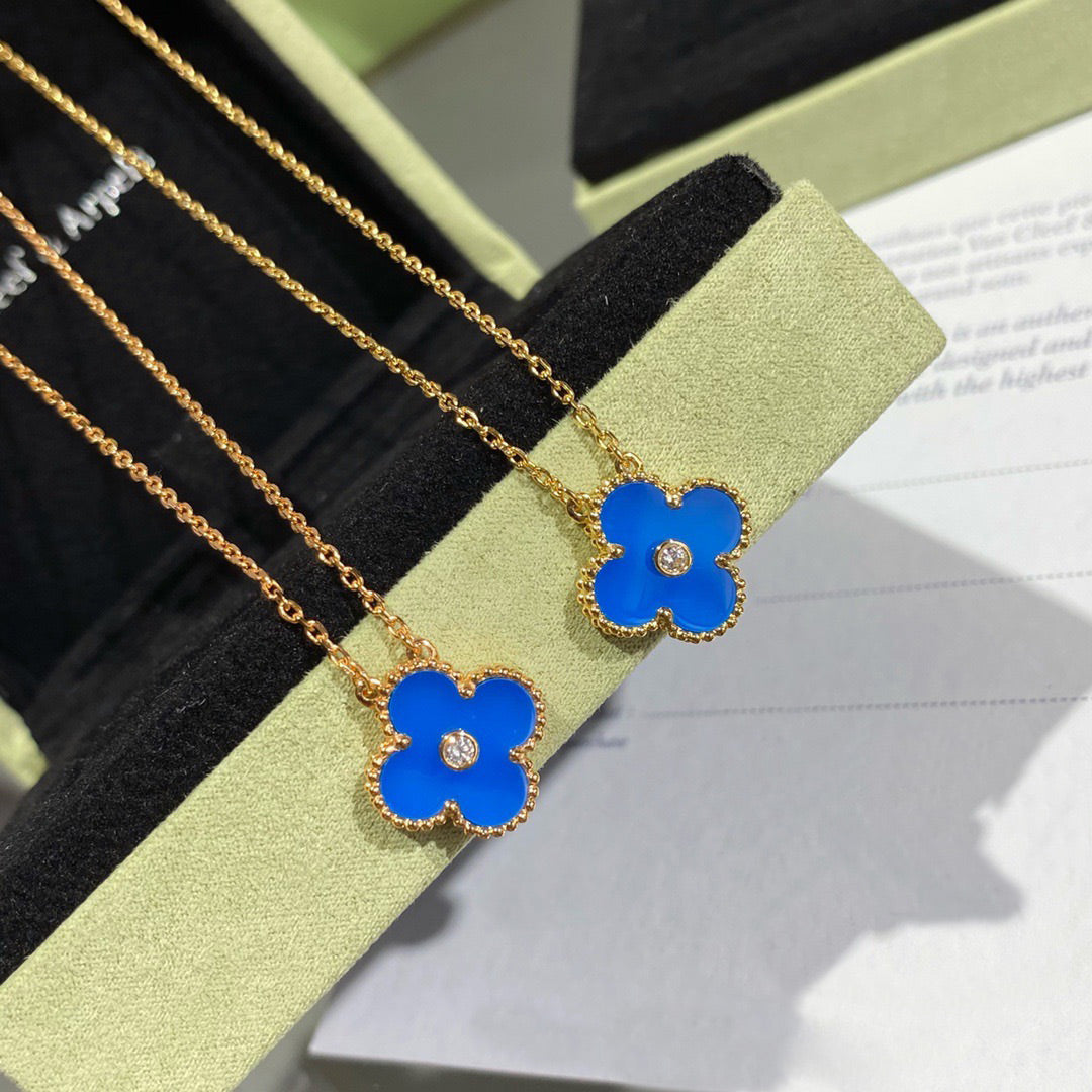 [Auream]CLOVER 15MM DIAMOND AND BLUE AGATE NECKLACE