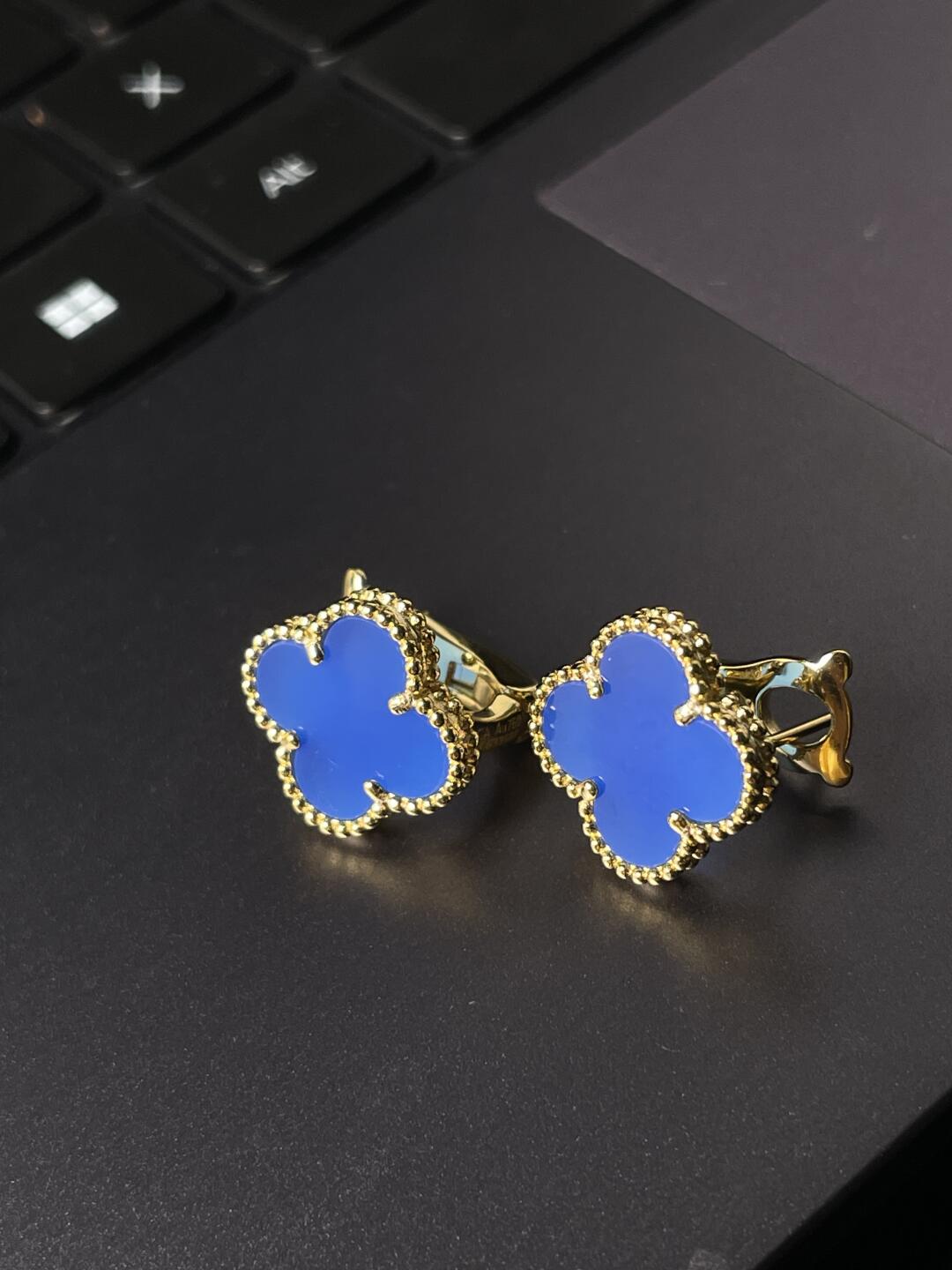 [Auream] CLOVER LARGE (20mm) 1 MOTIFS BLUE MOP STUD EARRINGS