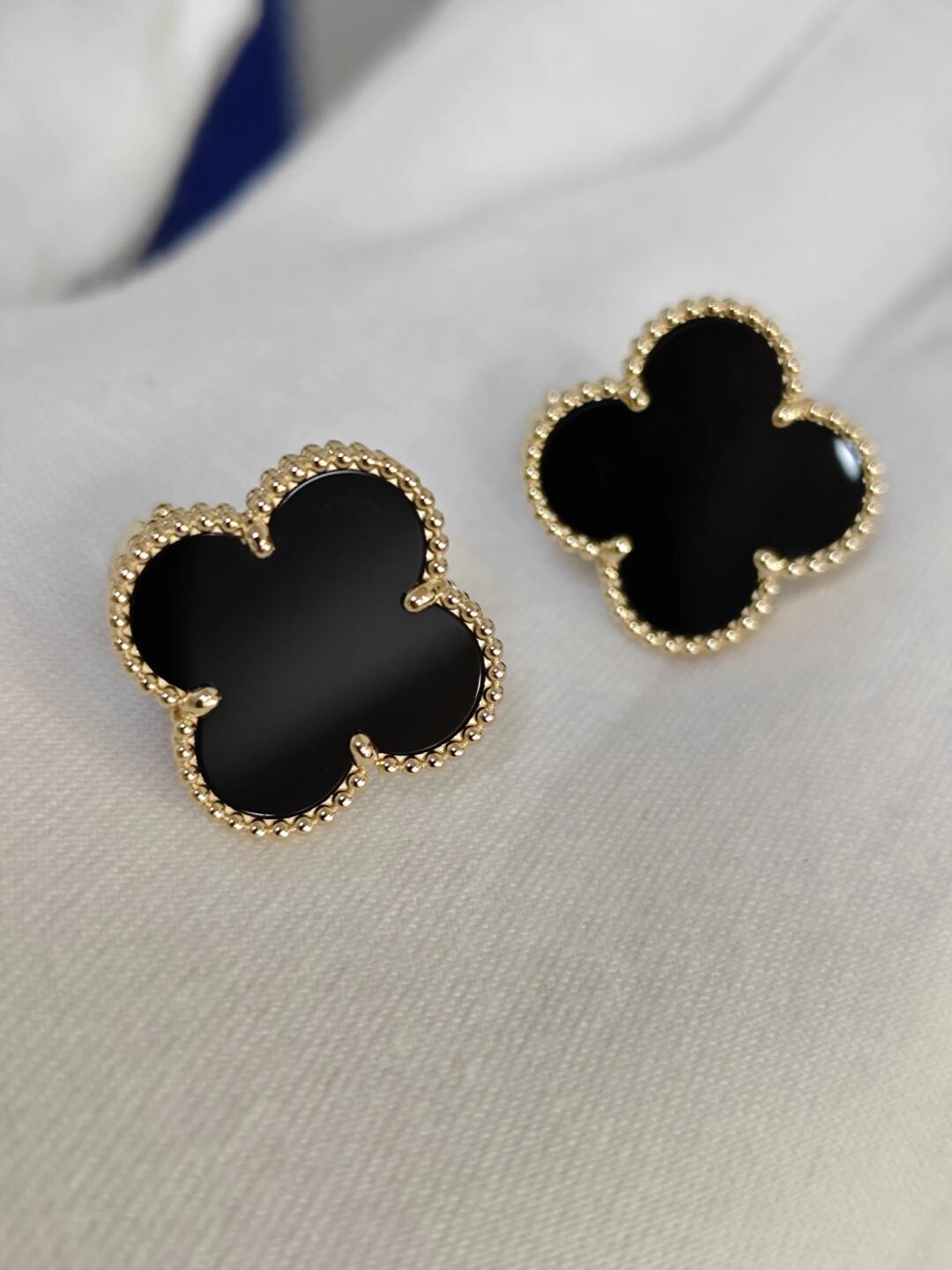 [Auream]CLOVER 20MM BLACK MOP EARRINGS