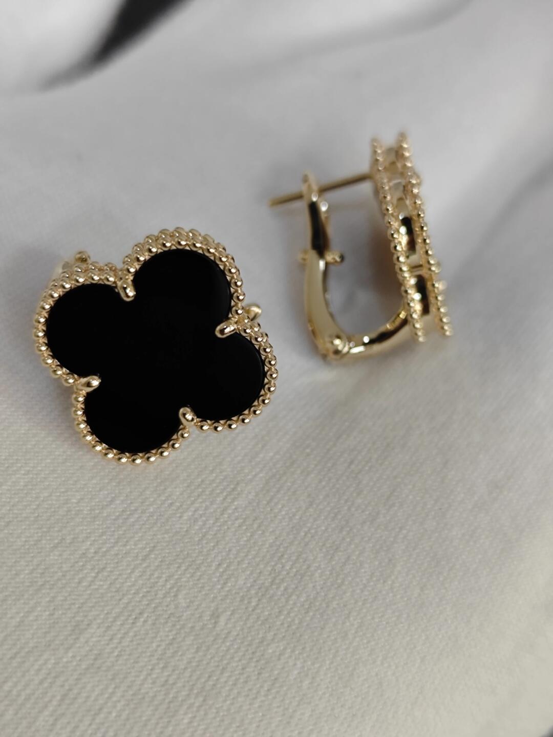 [Auream]CLOVER 20MM BLACK MOP EARRINGS