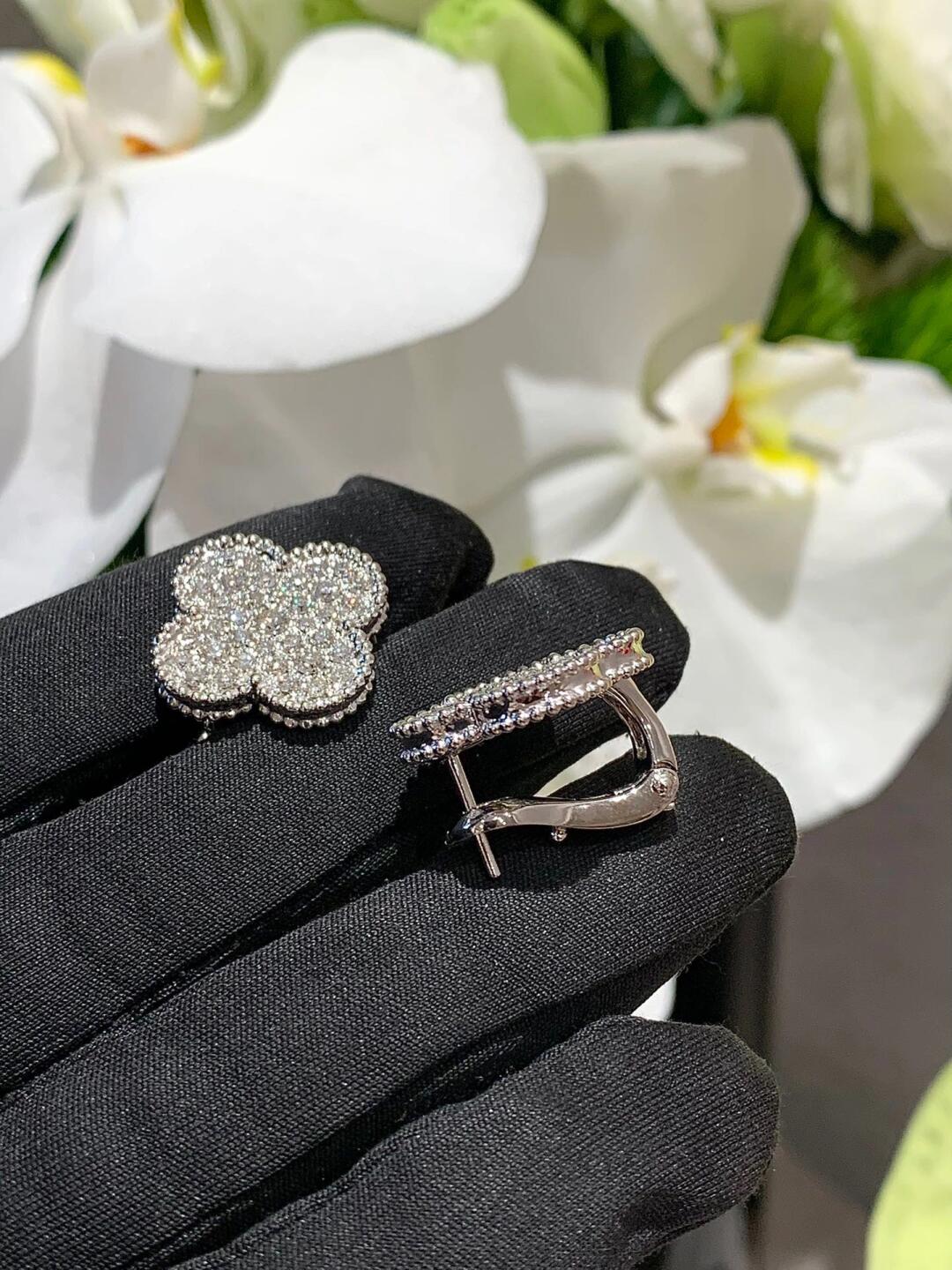 [Auream]CLOVER 20MM MOTIFS DIAMOND STUD EARRINGS SILVER