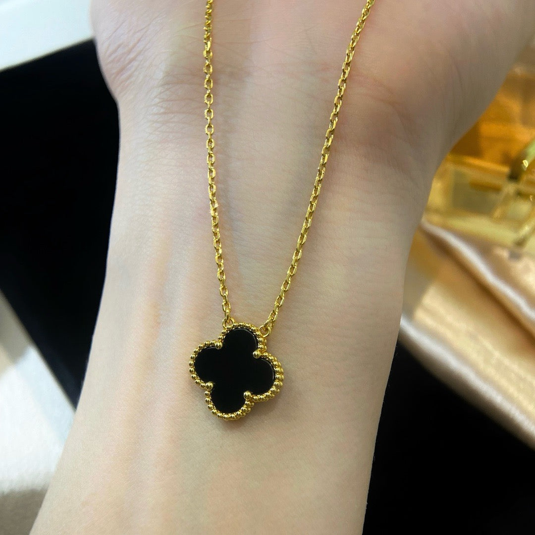[Auream]CLOVER 15MM BLACK ONYX SINGLE FLOWER NECKLACE