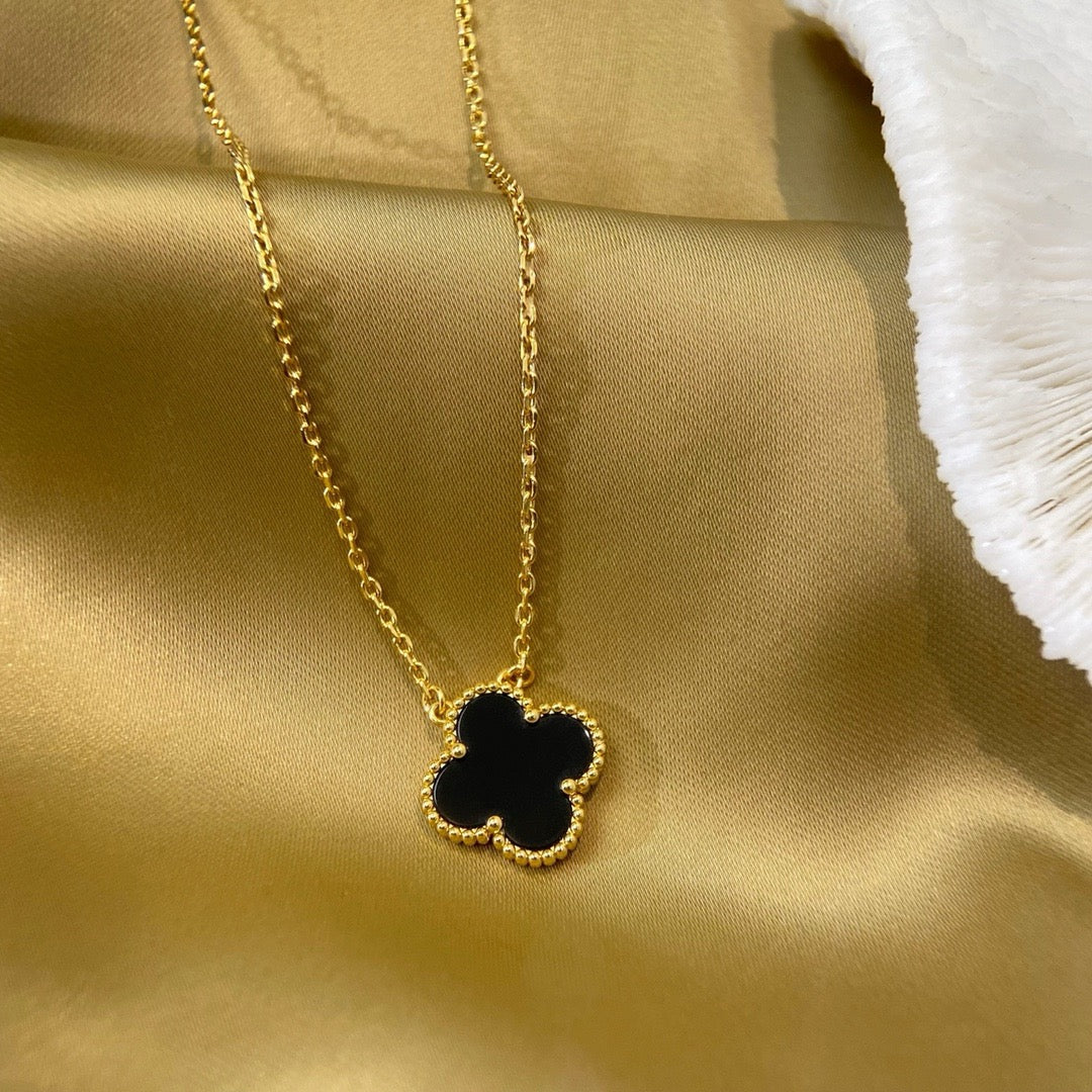 [Auream]CLOVER 15MM BLACK ONYX SINGLE FLOWER NECKLACE