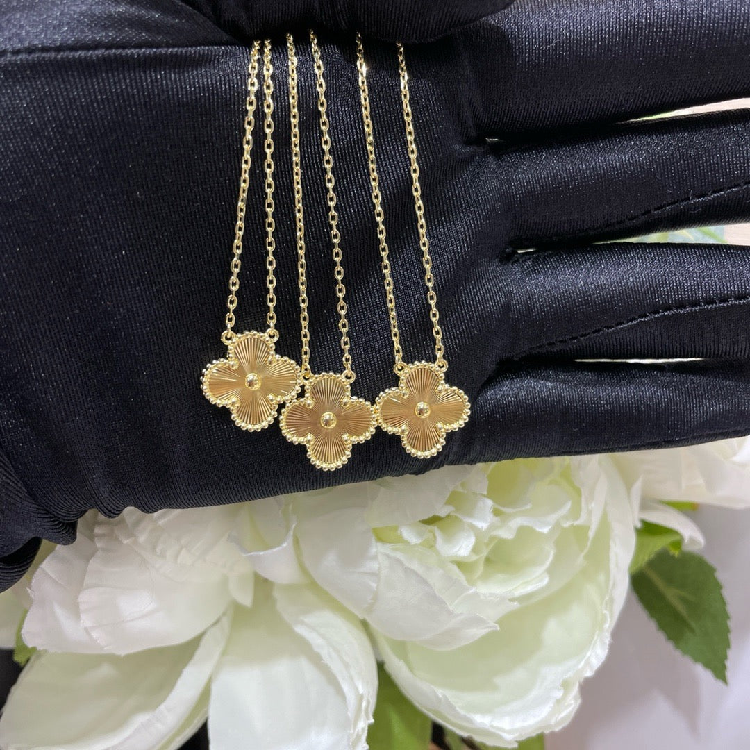 [Auream]CLOVER 15MM LASER NECKLACE