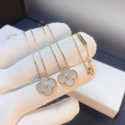 [Auream]CLOVER 15MM DIAMOND WHITE FRITILLARIA NECKLACE