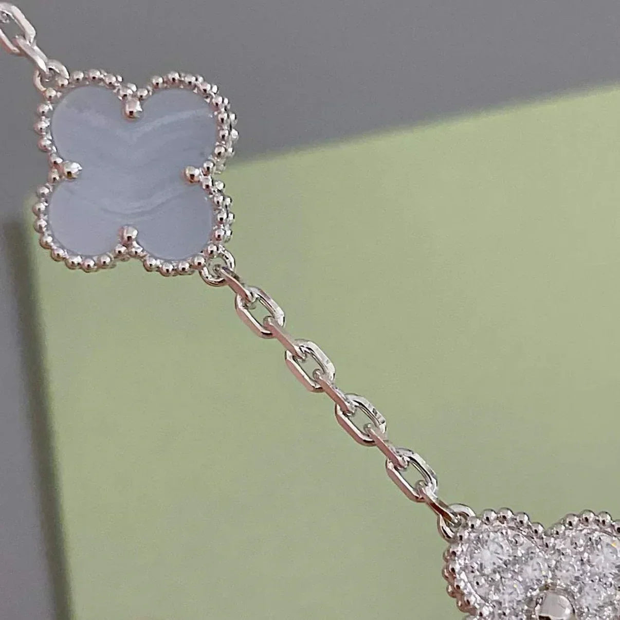 [Auream] CLOVER 5 MOTIF PURPLE CHALCEDONY BRACELET COLLECTION