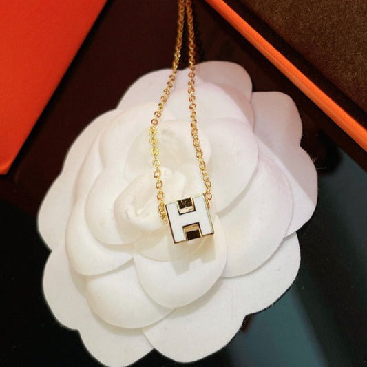 [Auream]H WHITE SQUARE GOLD NECKLACE