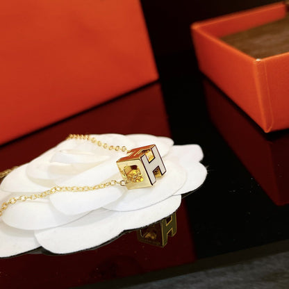 [Auream]H WHITE SQUARE GOLD NECKLACE