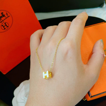 [Auream]H WHITE SQUARE GOLD NECKLACE