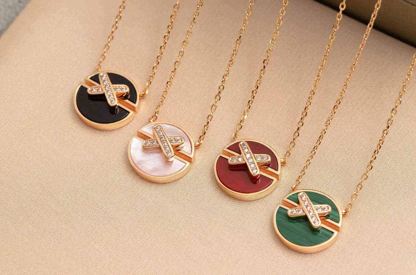 [Auream]JEUX DE ROSE GOLD DIAMOND NECKLACE