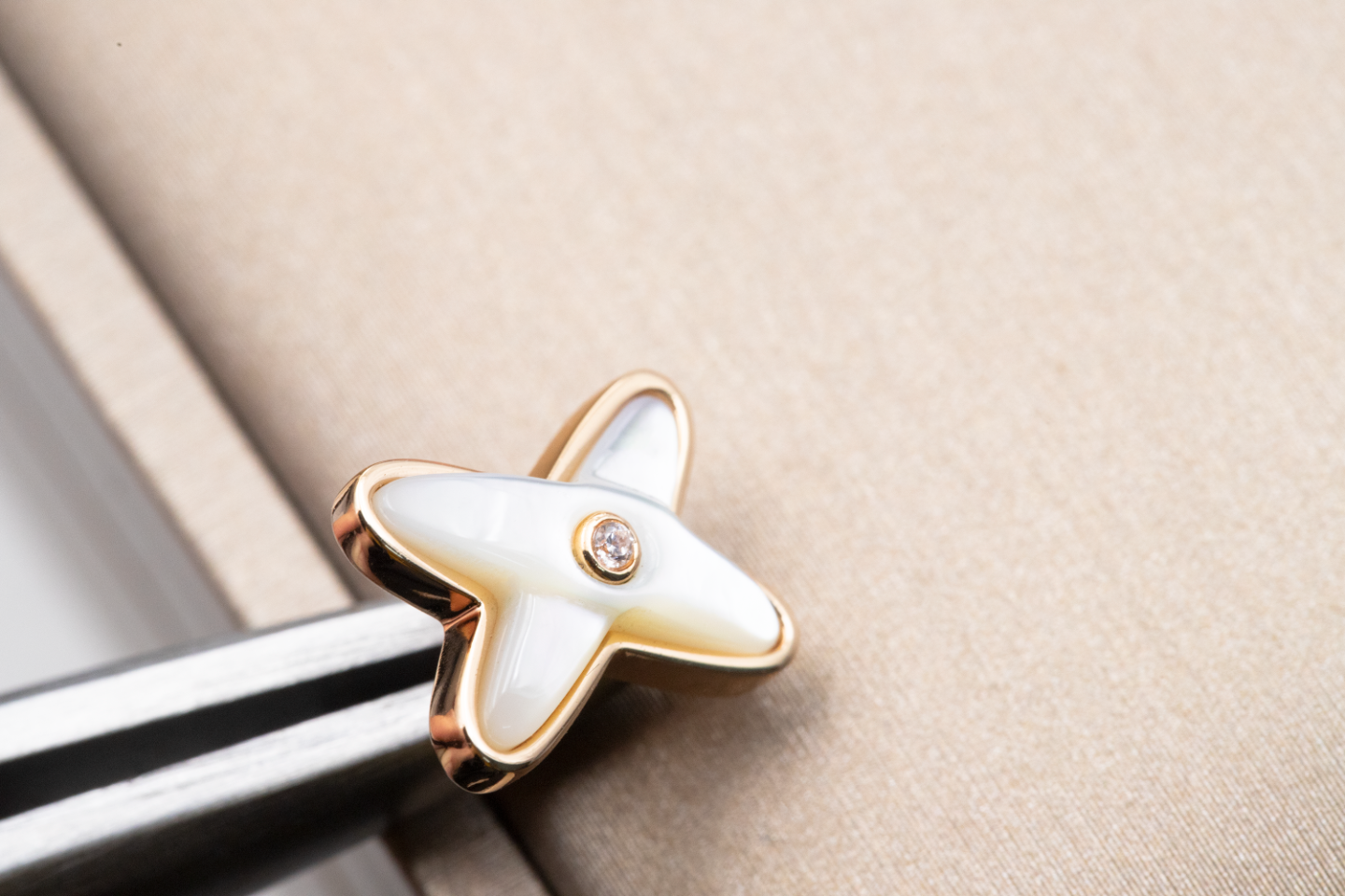 [Auream]JEUX DE WHITE MOP ROSE GOLD DIAMOND EARRINGS