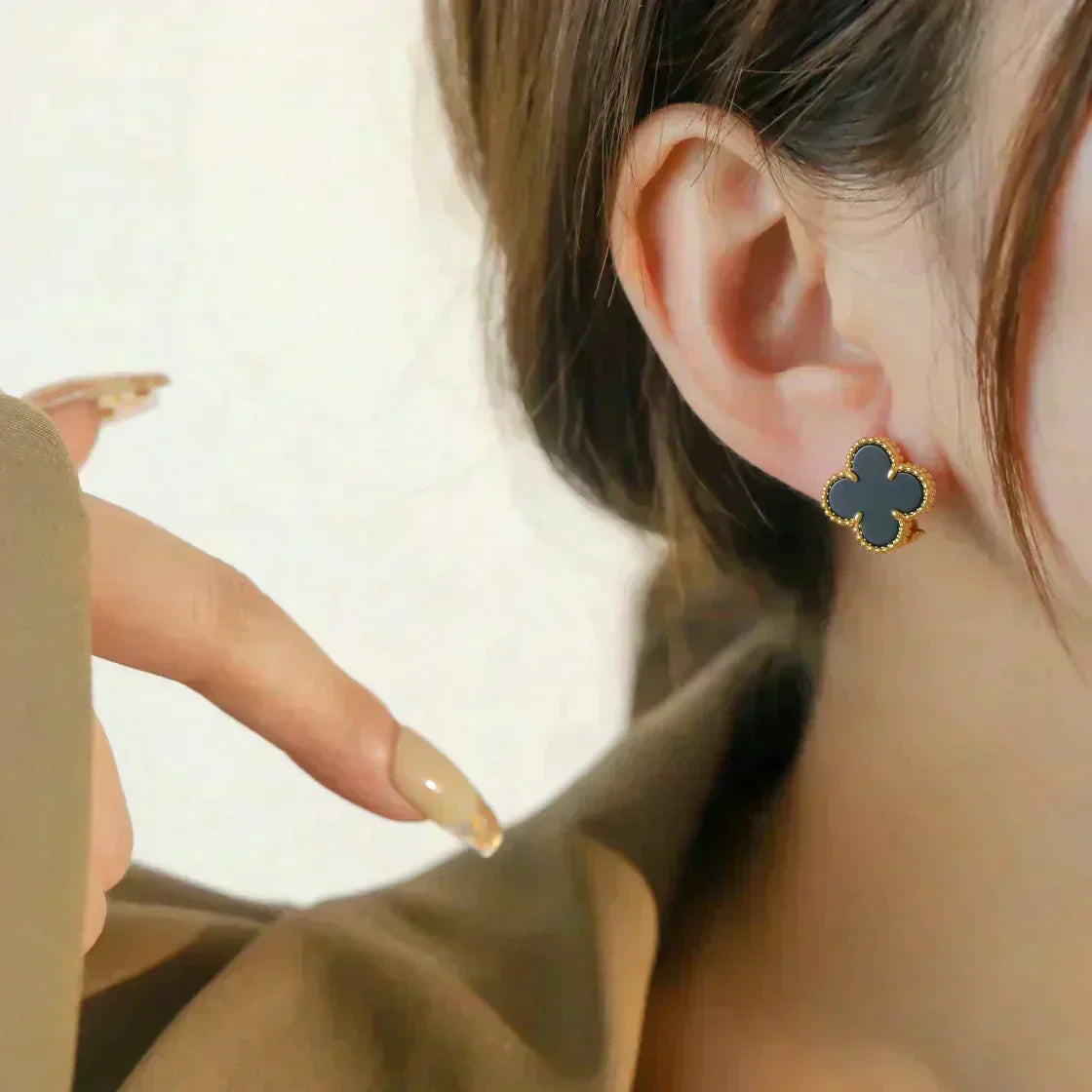 [Auream]CLOVER MEDIUM 1 MOTIFS  ONYX STUD EARRINGS