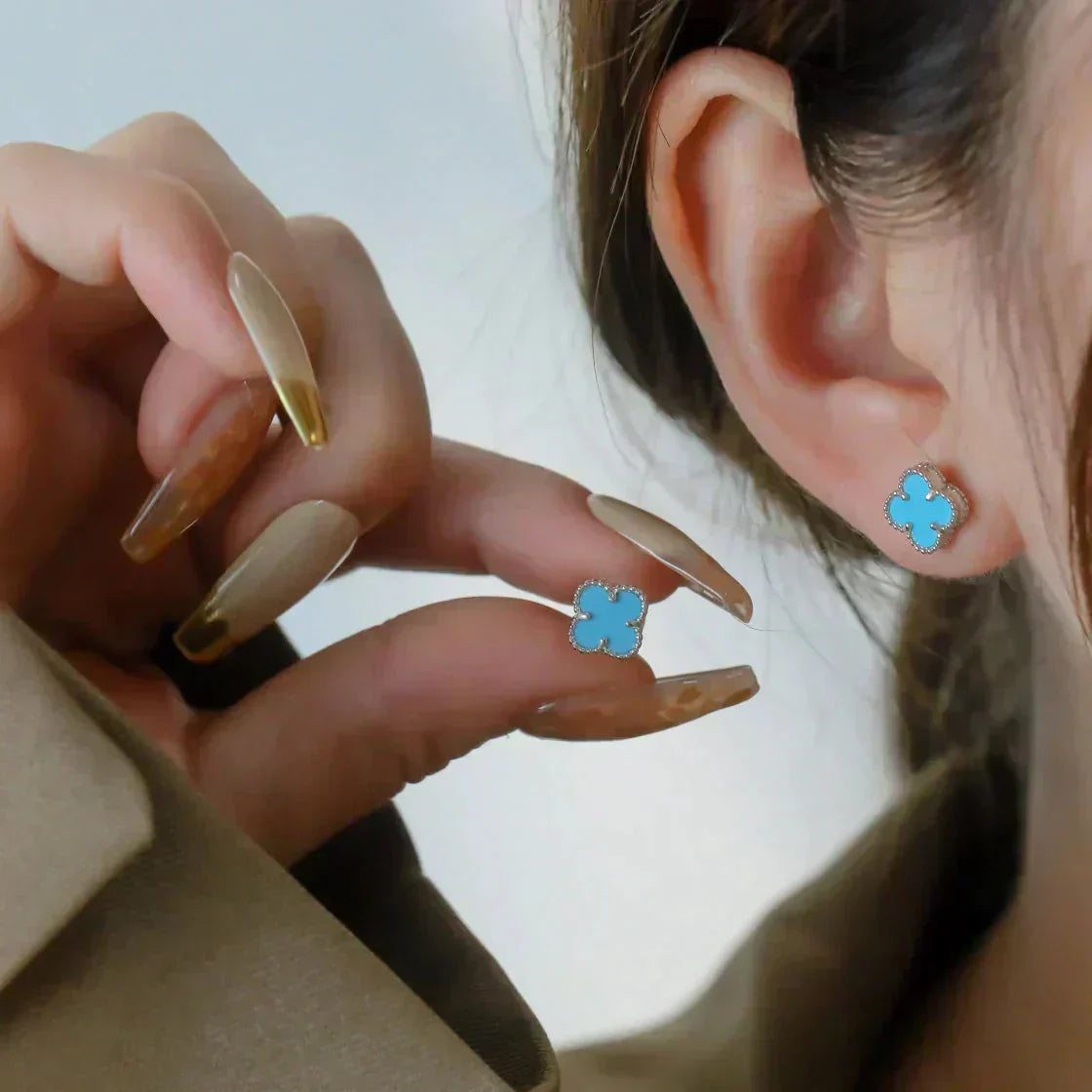 [Auream]CLOVER MINI 9.5MM ONYX STUD EARRINGS SILVER
