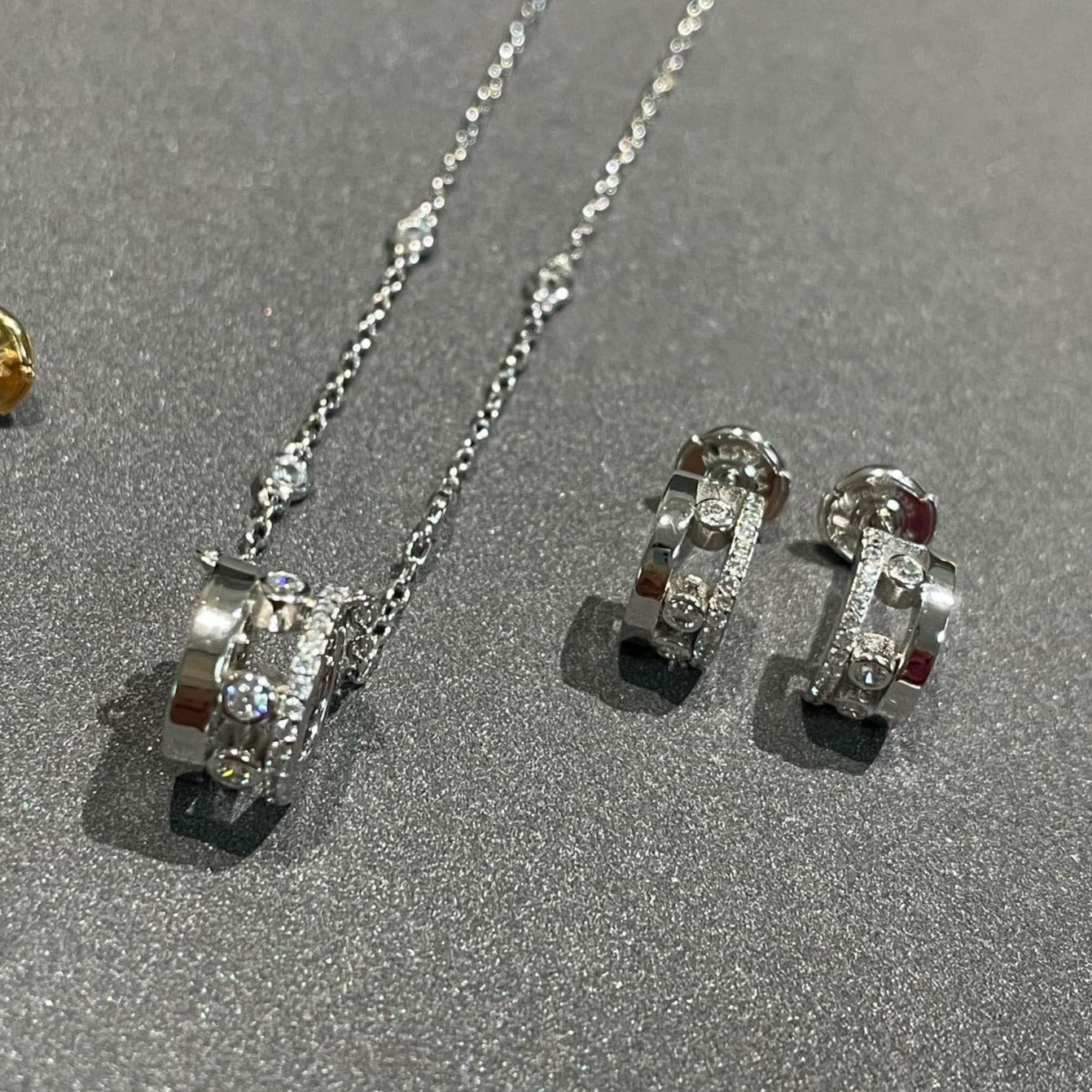 [Auream]CHAIN MOVE ROMANE PEDAND NECKLACE