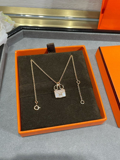 [Auream]H CIRCE MOISSANITE PENDANT NECKLACE GOLD