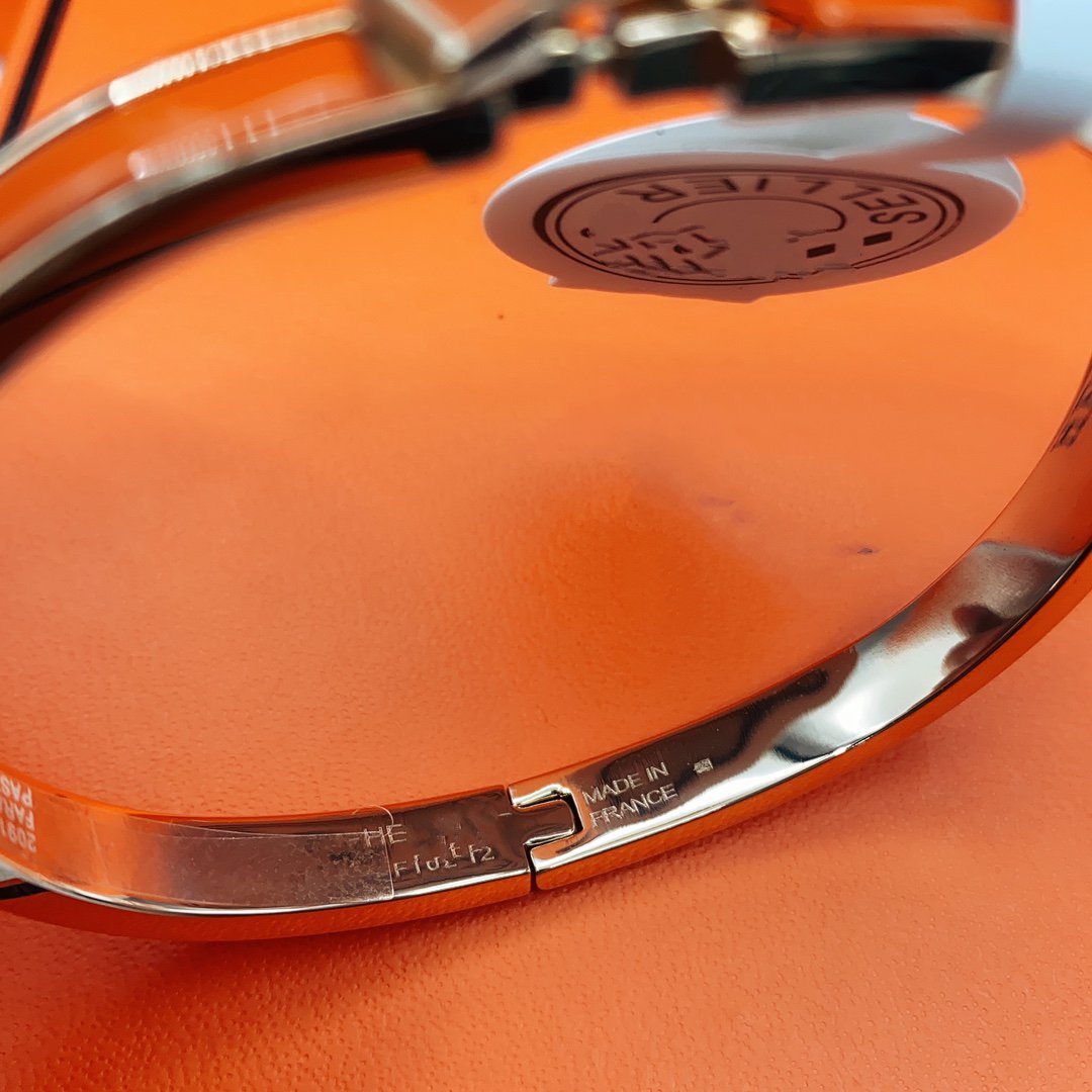 [Auream]CLASSIC HM CLIC RED 8MM ENAMEL BRACELET
