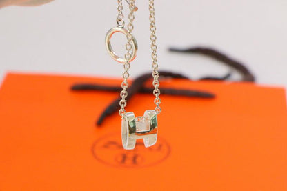 [Auream]HM NECKLACE H LETTER OVAL SERIES