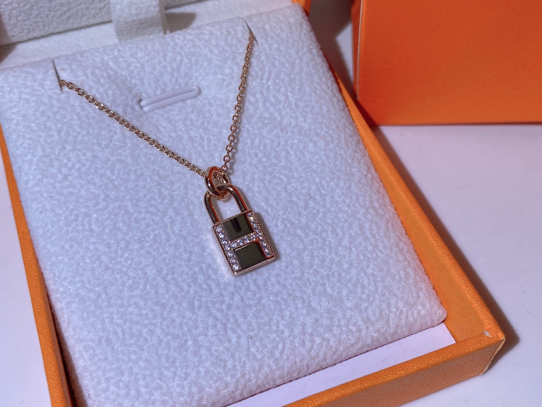 [Auream]HM ADVANCED NICHE LOCK HEAD NECKLACE DIAMONDS