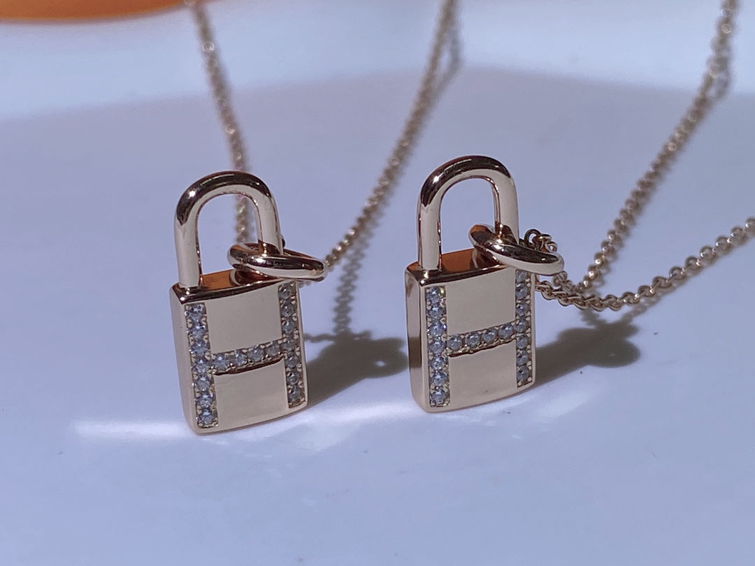 [Auream]HM ADVANCED NICHE LOCK HEAD NECKLACE DIAMONDS