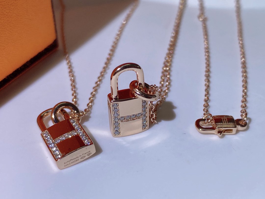 [Auream]HM ADVANCED NICHE LOCK HEAD NECKLACE DIAMONDS