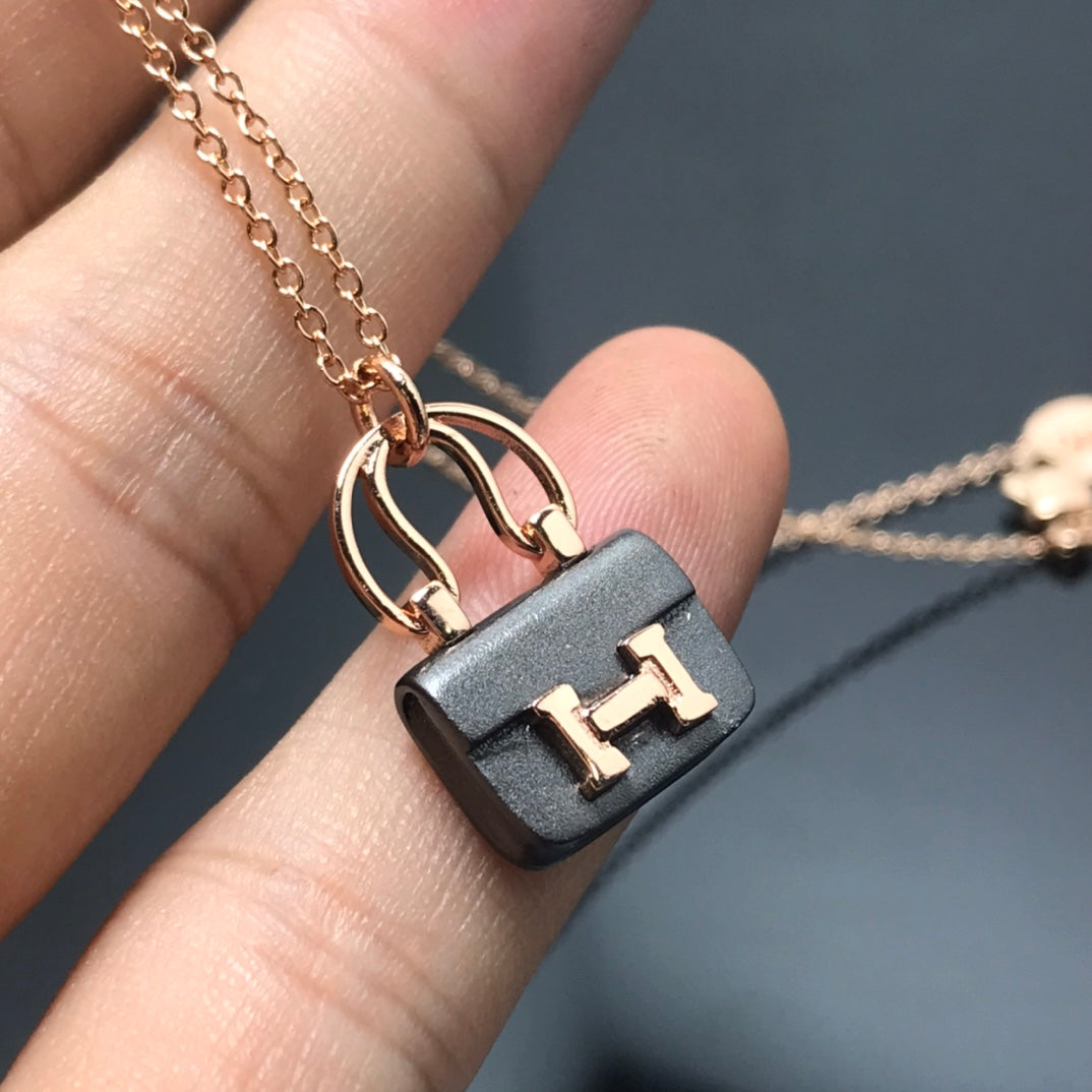 [Auream]WOMEN'S HM AMULETTES CONSTANCE PENDANT NECKLACE