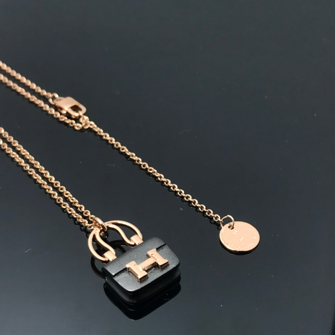 [Auream]WOMEN'S HM AMULETTES CONSTANCE PENDANT NECKLACE