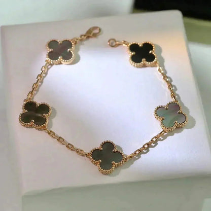 [Auream] CLOVER 5 MOTIF GRAY MOP BRACELET COLLECTION