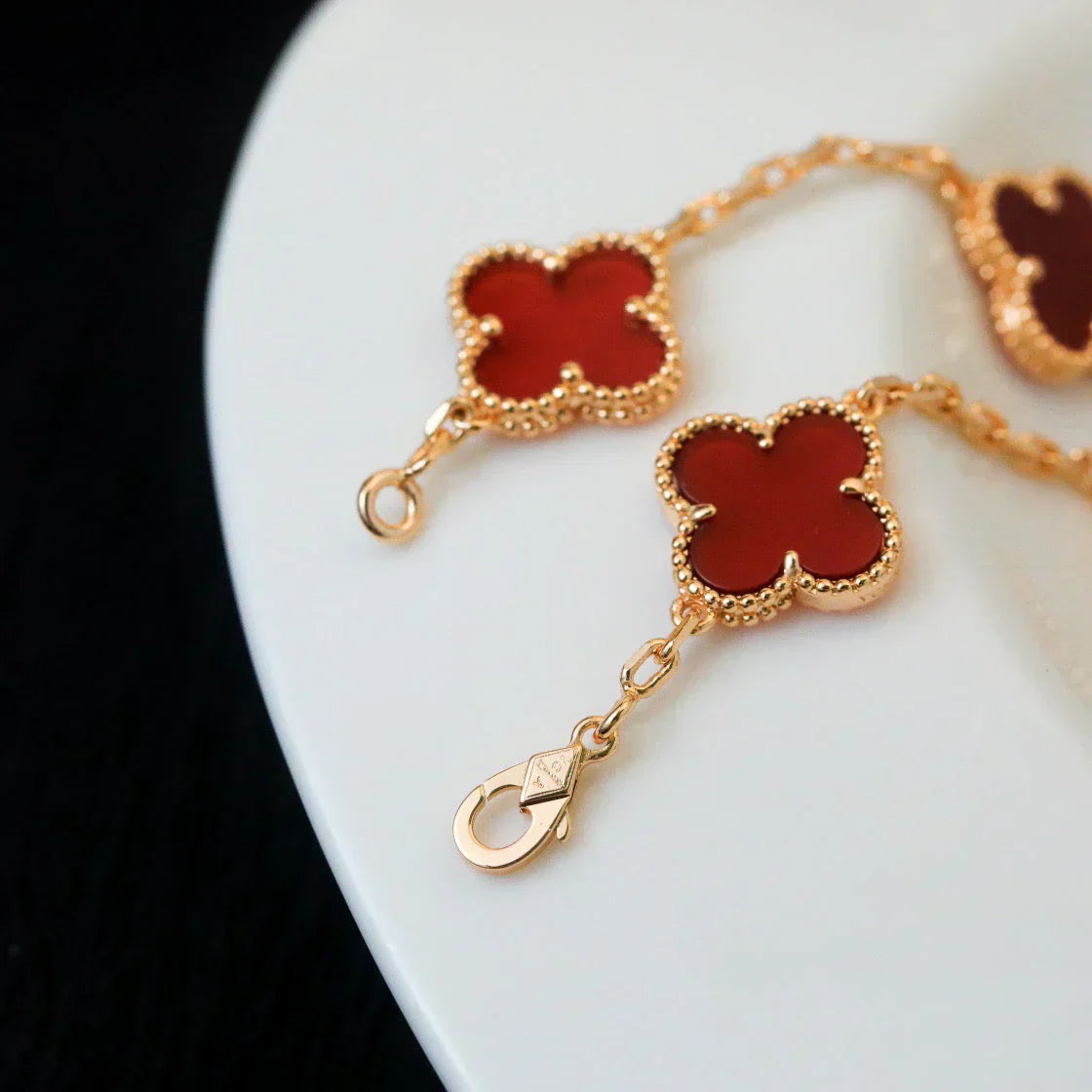 [Auream] CLOVER 5 MOTIF RED CORNELIAN BRACELET COLLECTION