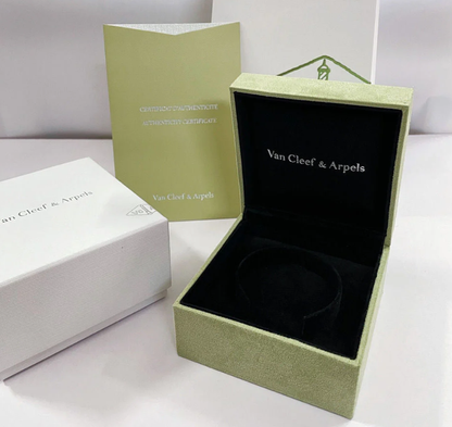 [Auream]CLOVER 15MM LASER NECKLACE AND BOX
