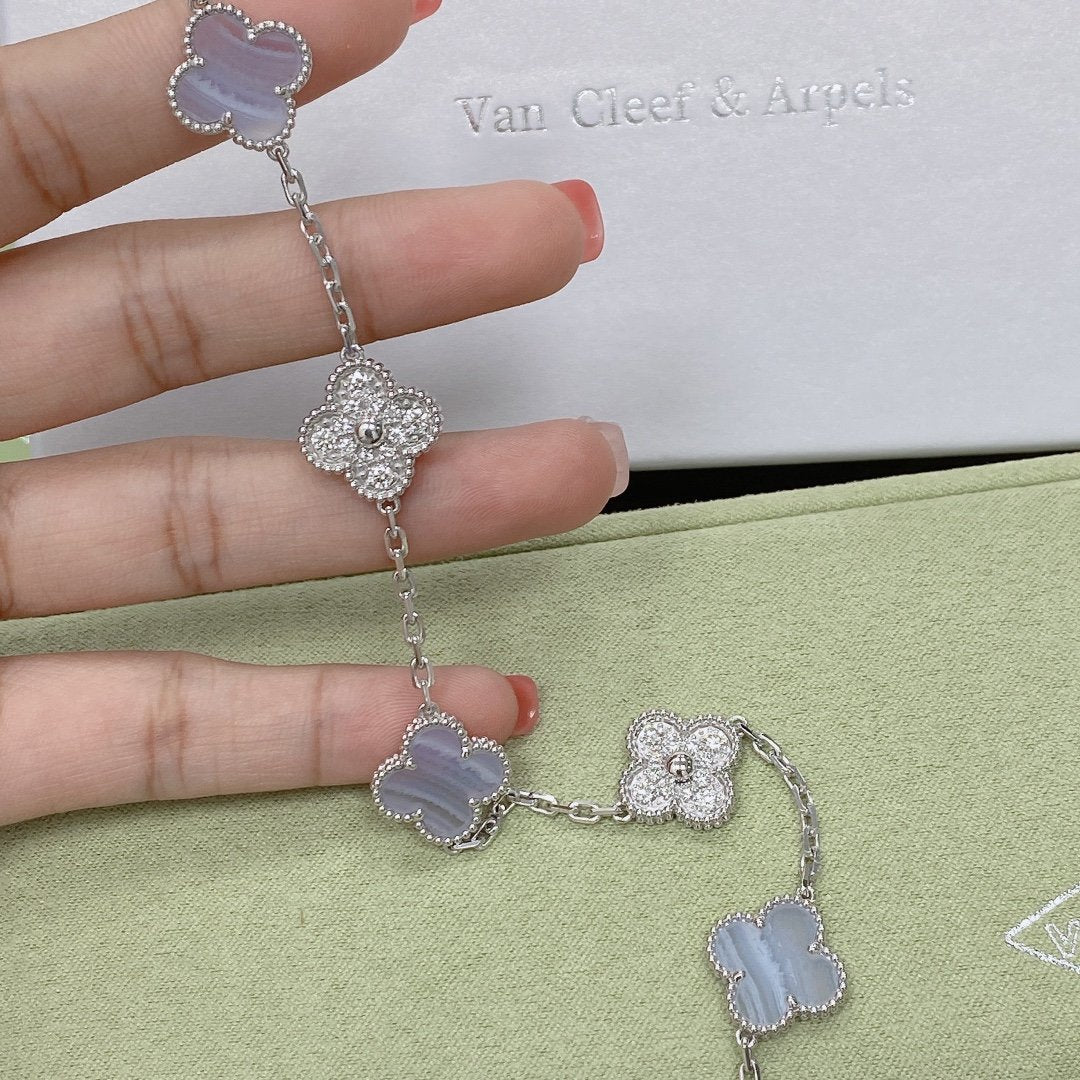 [Auream] CLOVER 5 MOTIF PURPLE CHALCEDONY BRACELET COLLECTION