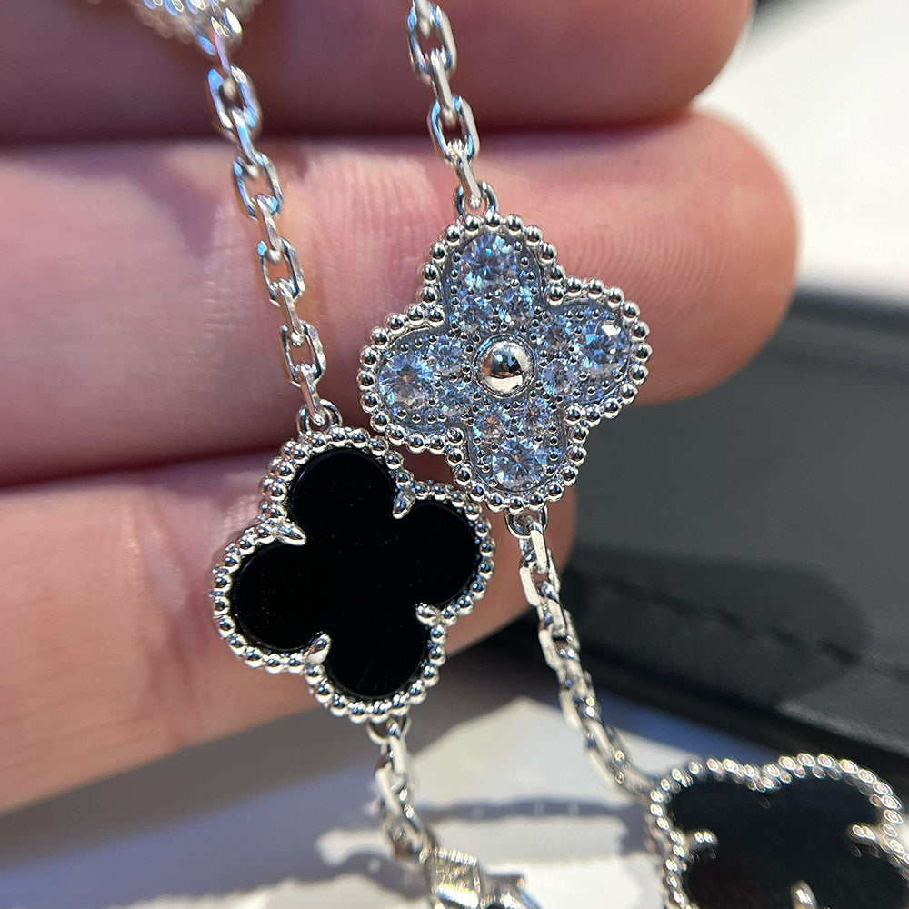 [Auream] CLOVER 5 MOTIF ONYXS BRACELET COLLECTION