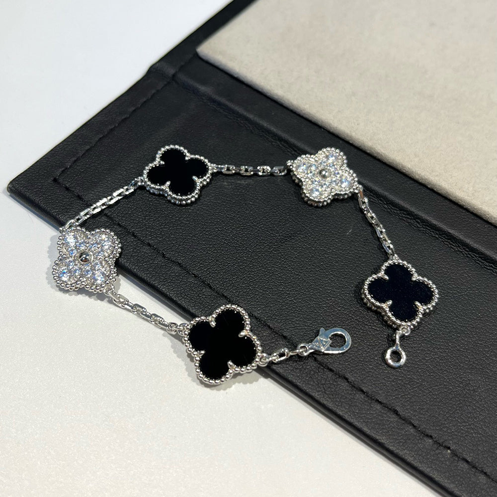 [Auream] CLOVER 5 MOTIF ONYXS BRACELET COLLECTION