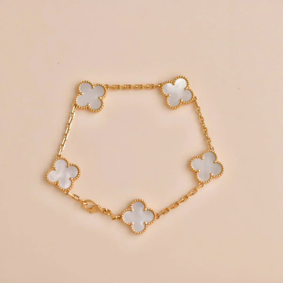 [Auream]CLOVER WHITE PEARL MOP 5 MOTIF BRACELET COLLECTION