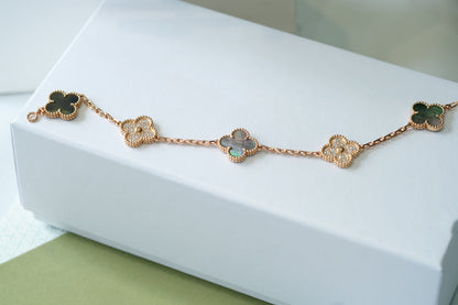 [Auream] CLOVER 5 MOTIF GRAY MOP BRACELET COLLECTION
