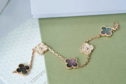 [Auream] CLOVER 5 MOTIF GRAY MOP BRACELET COLLECTION