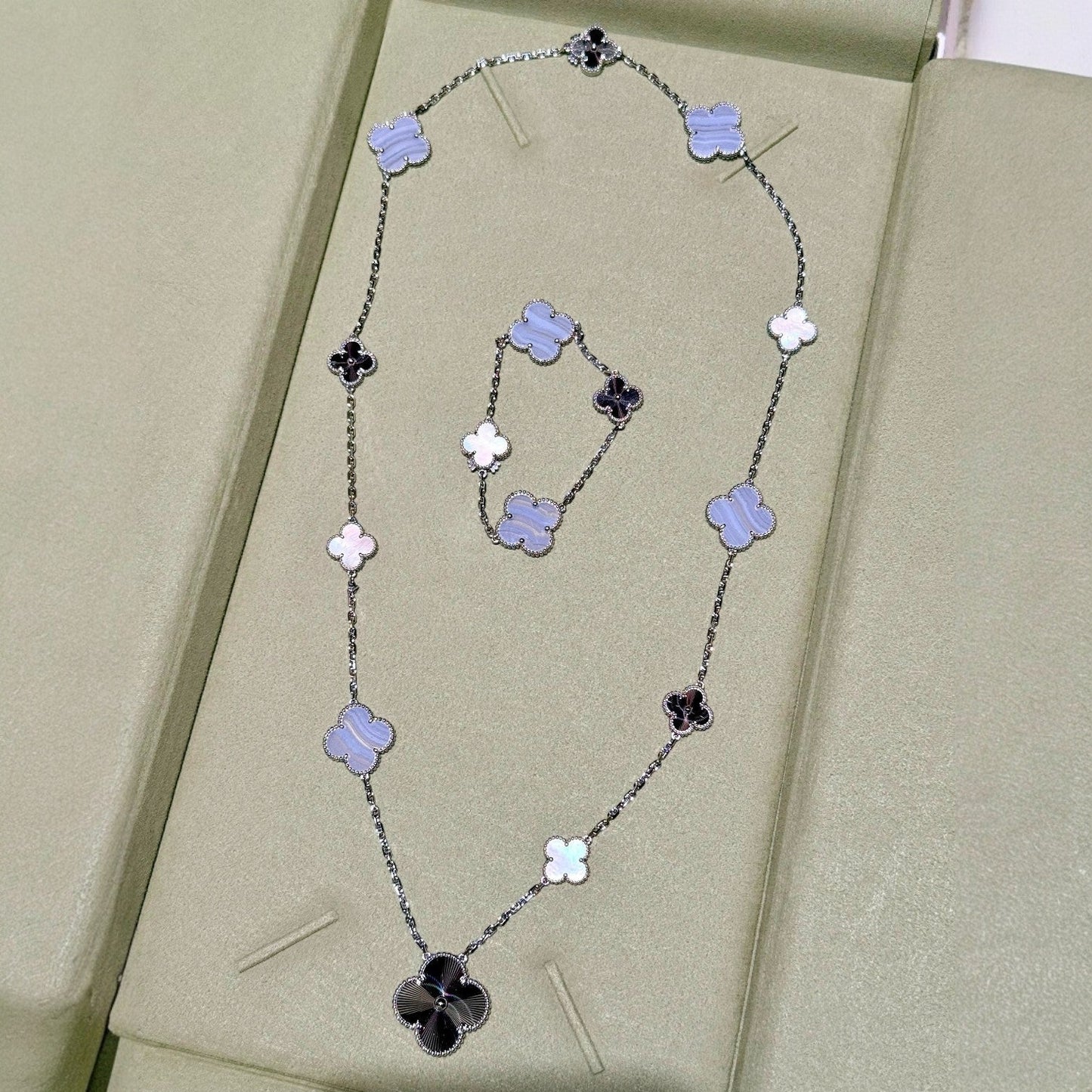 [Auream]DETACHABLE CLOVER 15(11+4) FLOWER SILVER NECKLACE SET