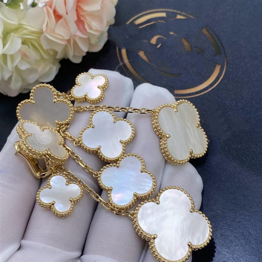 [Auream]CLOVER EARRINGS WHITE MOP 4 MOTIFS GOLD