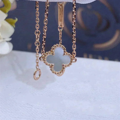 [Auream]CLOVER WHITE MOP SINGLE FLOWER BRACELET