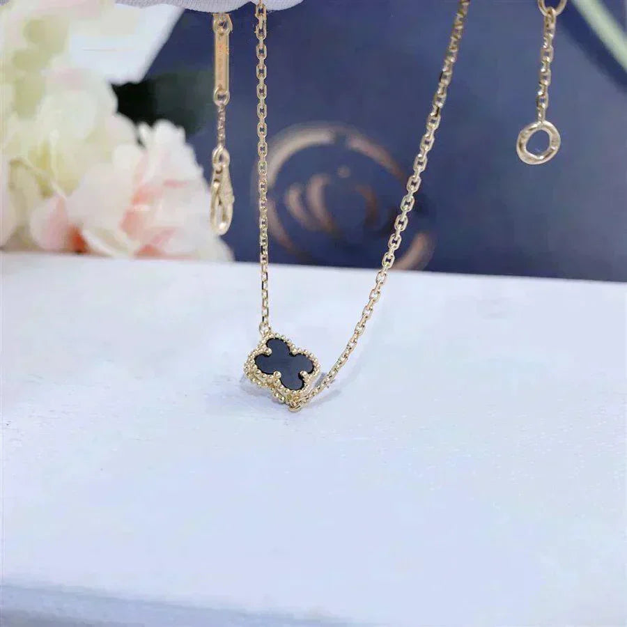 [Auream]CLOVER ONYX SINGLE FLOWER BRACELET