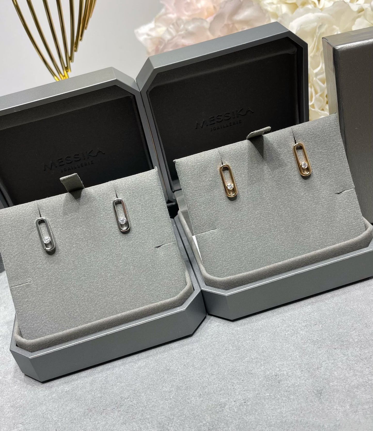 [Auream]MOVE UNO SMALL 1 DIAMOND EARRINGS