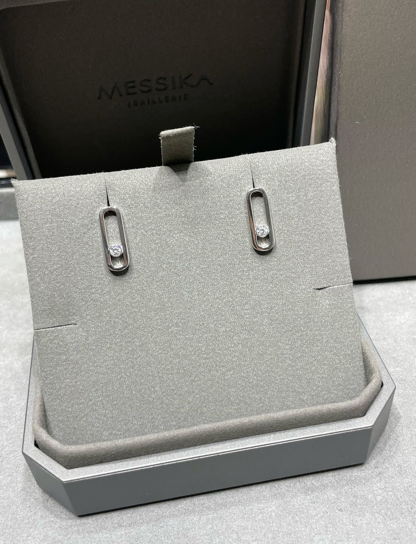 [Auream]MOVE UNO SMALL 1 DIAMOND EARRINGS