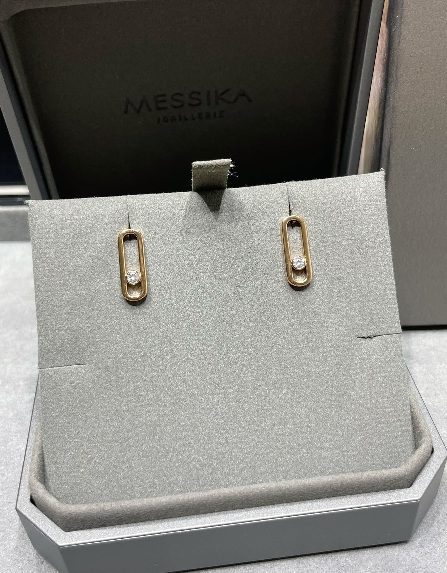 [Auream]MOVE UNO SMALL 1 DIAMOND EARRINGS