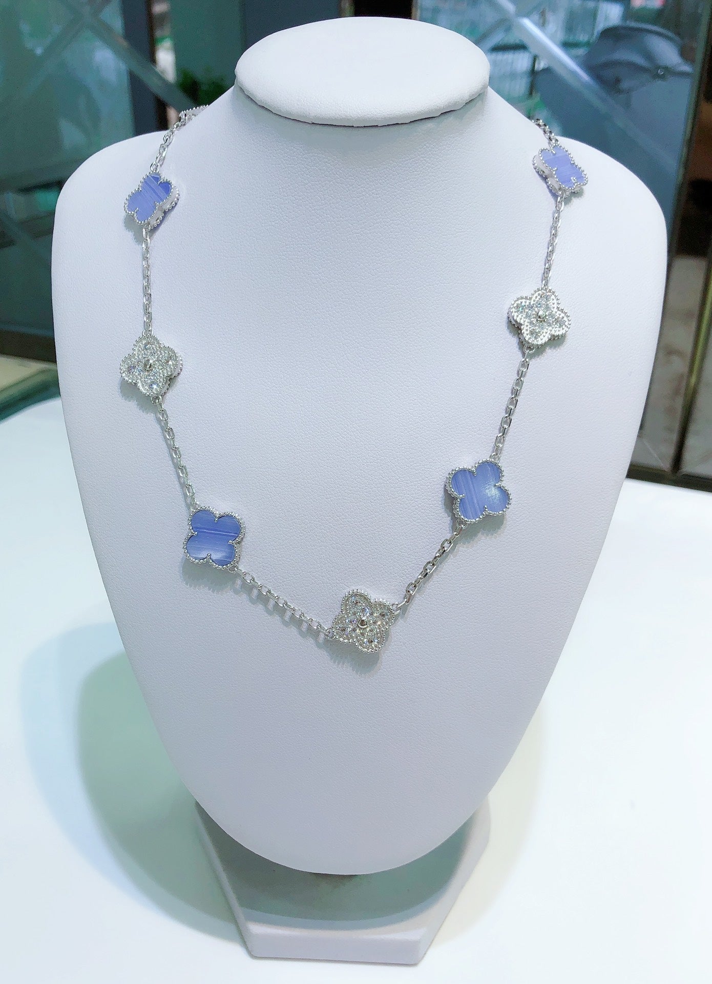 [Auream]CLOVER 10 MOTIFS CHALCEDONY DIAMONDS SILVER NECKLACE