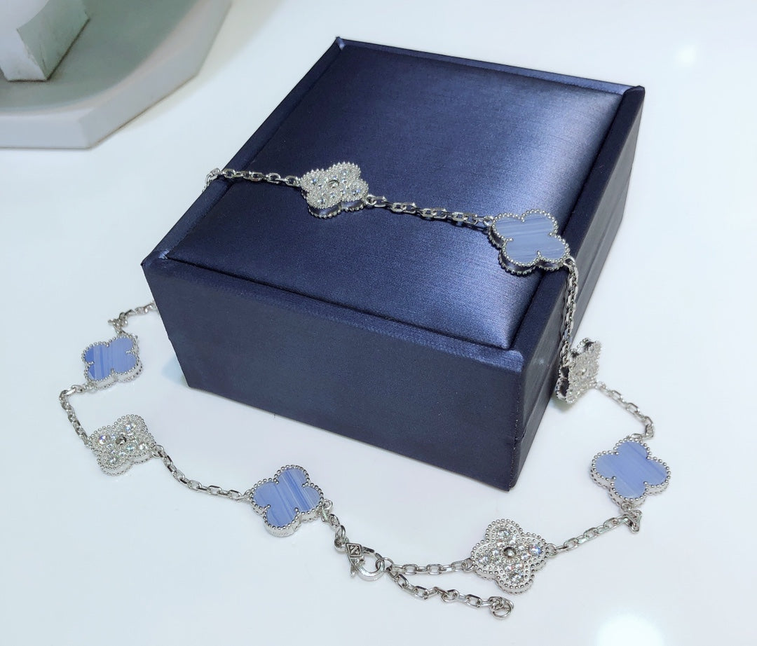 [Auream]CLOVER 10 MOTIFS CHALCEDONY DIAMONDS SILVER NECKLACE