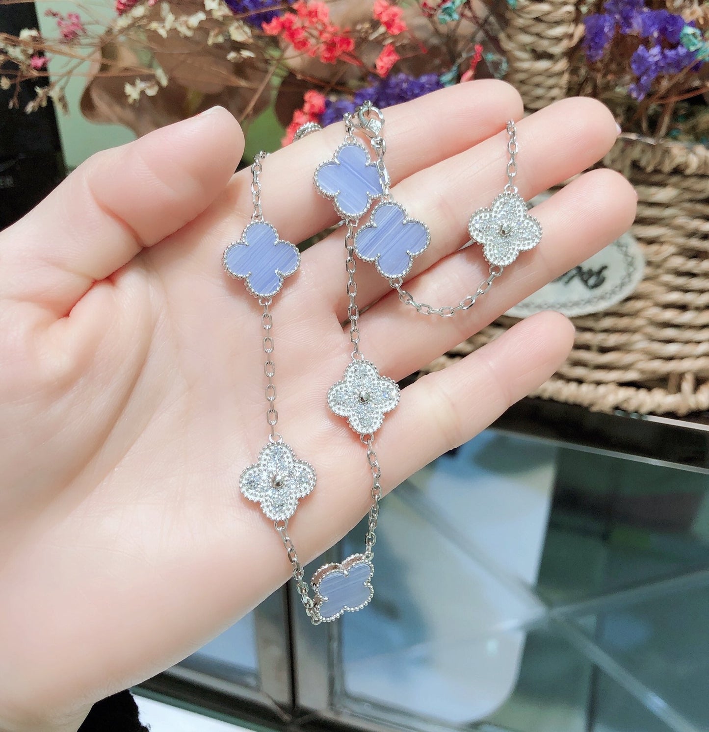 [Auream]CLOVER 10 MOTIFS CHALCEDONY DIAMONDS SILVER NECKLACE